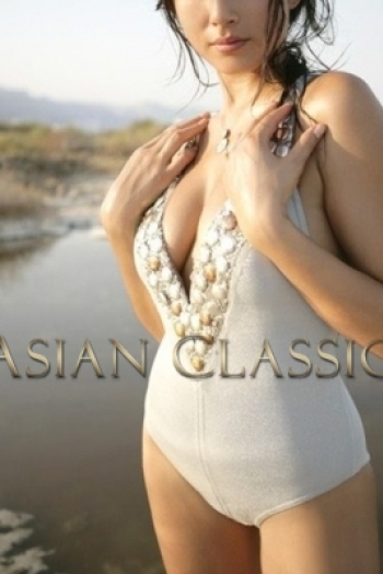 Exclusive Dark Brown haired London escort MONICA is 5'8