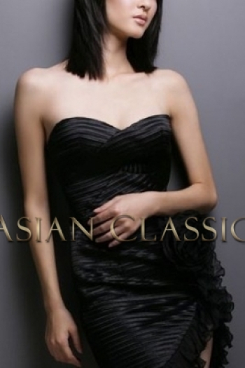 Exclusive Black haired London escort CAMELLINA is 5'8