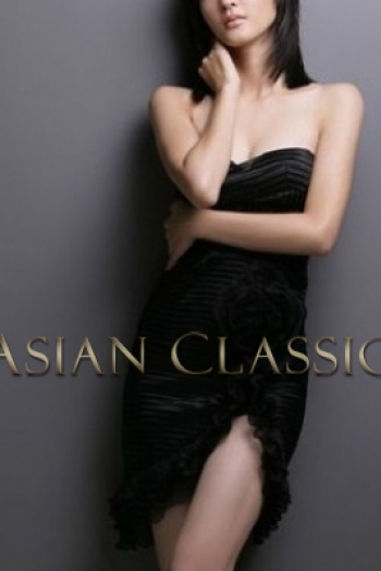 Exclusive Black haired London escort CAMELLINA is 5'8