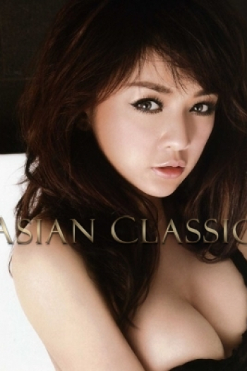 Exclusive Black haired London escort YORITA is 5'6