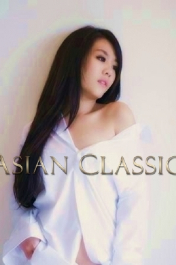 Exclusive Black haired London escort REBECCA is 5'6