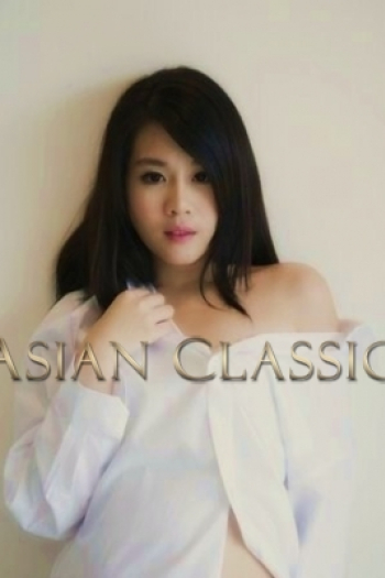 Exclusive Black haired London escort REBECCA is 5'6