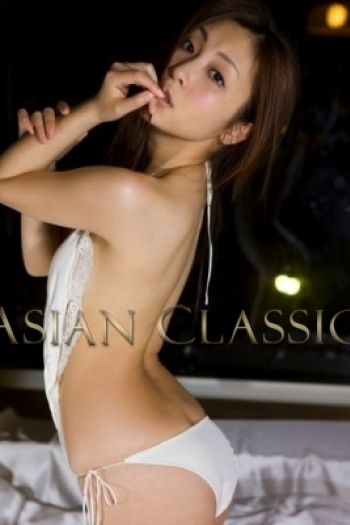 Exclusive Brunette haired London escort MOJIKO is 5'6