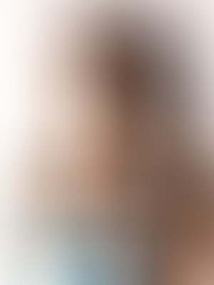 Exclusive Dark Brown haired London escort JULIER is 5'7